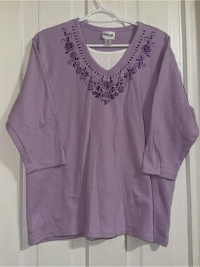 Women's 1X liberty lane shirt lop Lilac‎ V-Neck Embroidered Women's Top